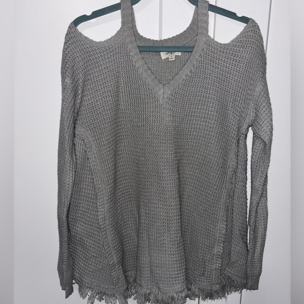 UMGEE Cutout Sweater Medium